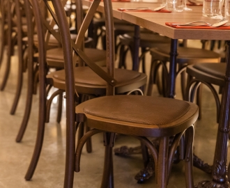 Chateau d'estoublon et bistrot mogador  restaurant htellerie  mobilier professionnel 9